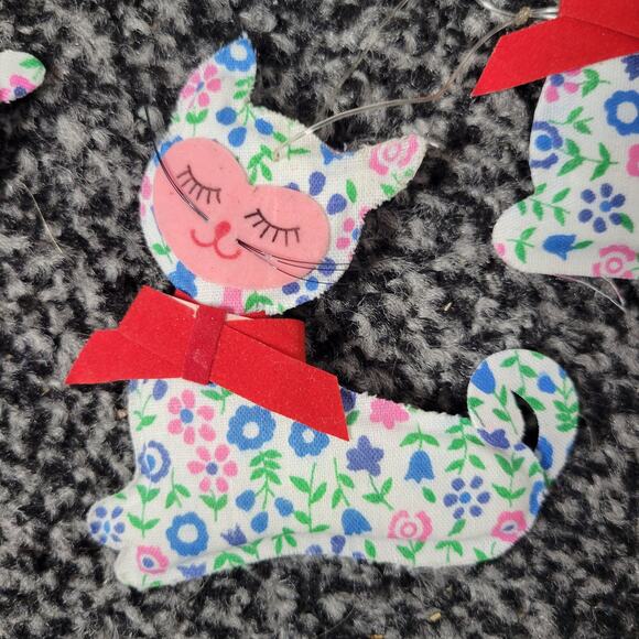 Vintage Kitschy Floral Kitty Cat Christmas Tree Ornaments, set of 4 - Picture 4 of 12